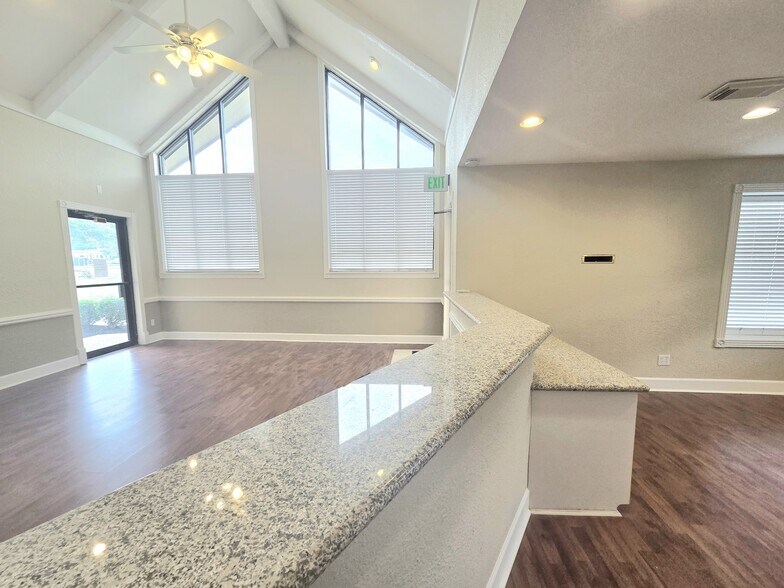 More Photos Of 2204 Sunpark Dr, Conroe Office For Sale