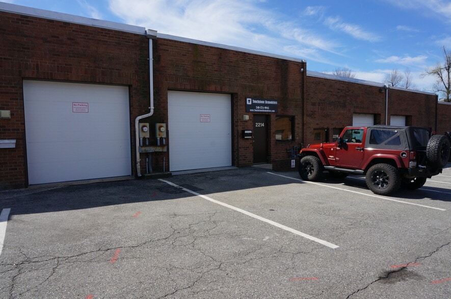 More Photos Of 2201-2353 Distribution Cir, Silver Spring Warehouse For Lease