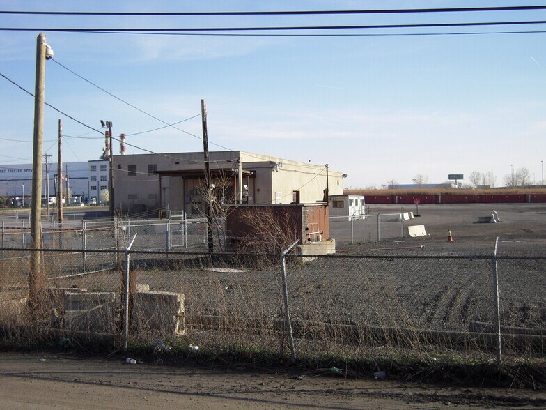 More Photos Of 309 Avenue P, Newark Truck Terminal For Lease