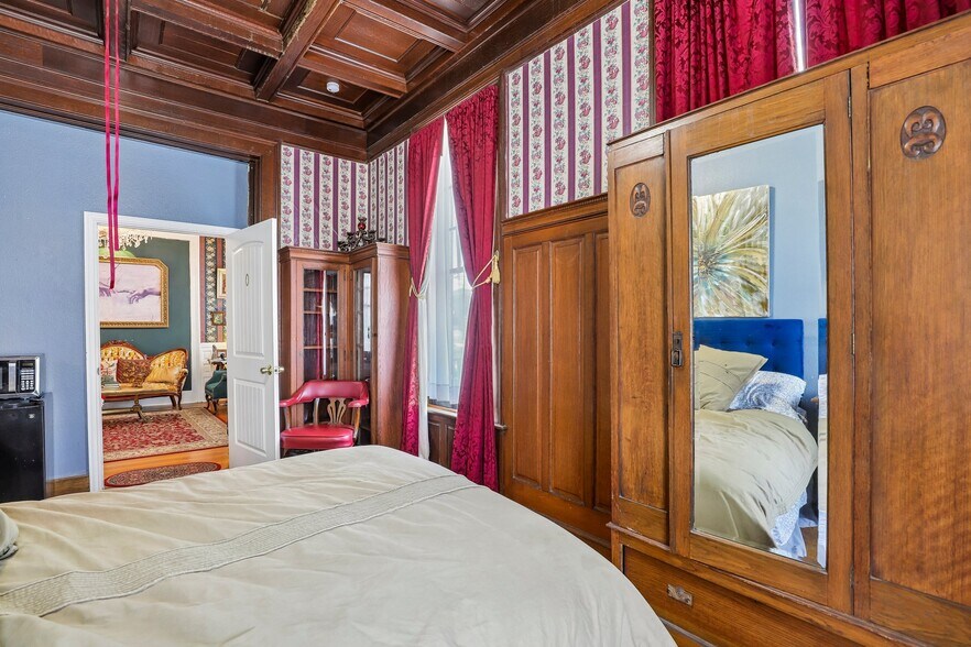 More Photos Of 421 Howard St, San Antonio Hospitality For Sale