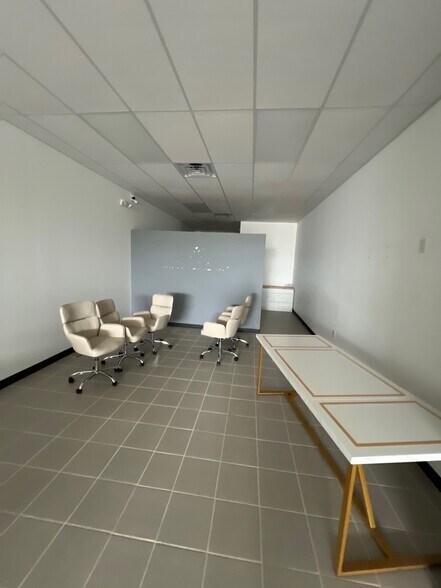 More Photos Of 6324 West, Houston Storefront Retail Office For Lease