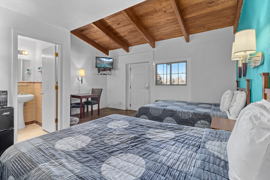 More Photos Of 1809 N College Ave, Fort Collins Hotel For Sale