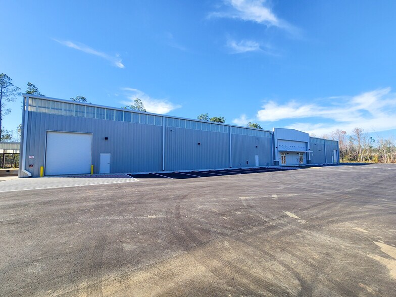 More Photos Of 5672 Commerce Blvd W. blvd, Mobile Industrial For Lease