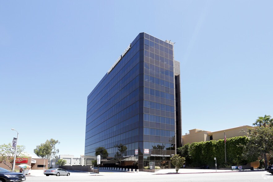 More Photos Of 18321 Ventura Blvd, Tarzana Office For Lease