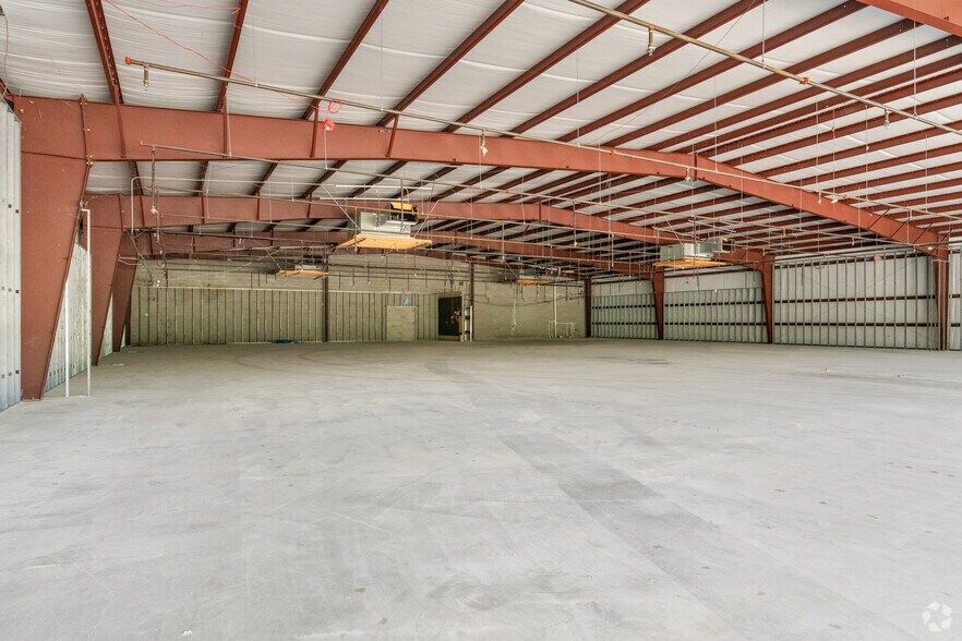 Photo of 1st Floor Ste Front Showroom