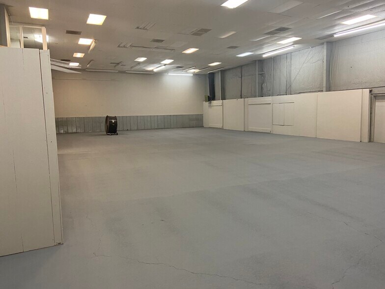 More Photos Of 1917 Hydro Dr, Austin Warehouse For Sale