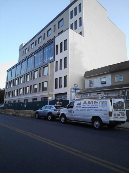 More Photos Of 1514-1530 60th St, Brooklyn Office For Lease