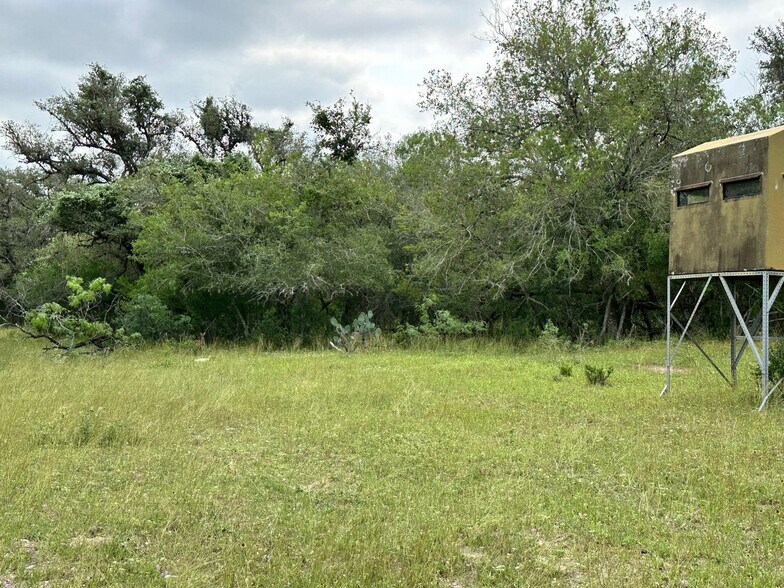 More Photos Of 5734 County Road 305, Beeville Land For Lease