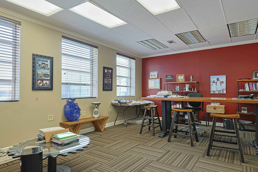 More Photos Of 1323 11th Ave, Columbus Industrial For Sale