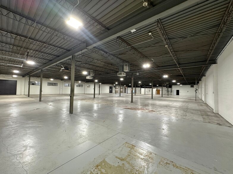 More Photos Of 4600 N Cooper Ave, Oklahoma City Warehouse For Sale