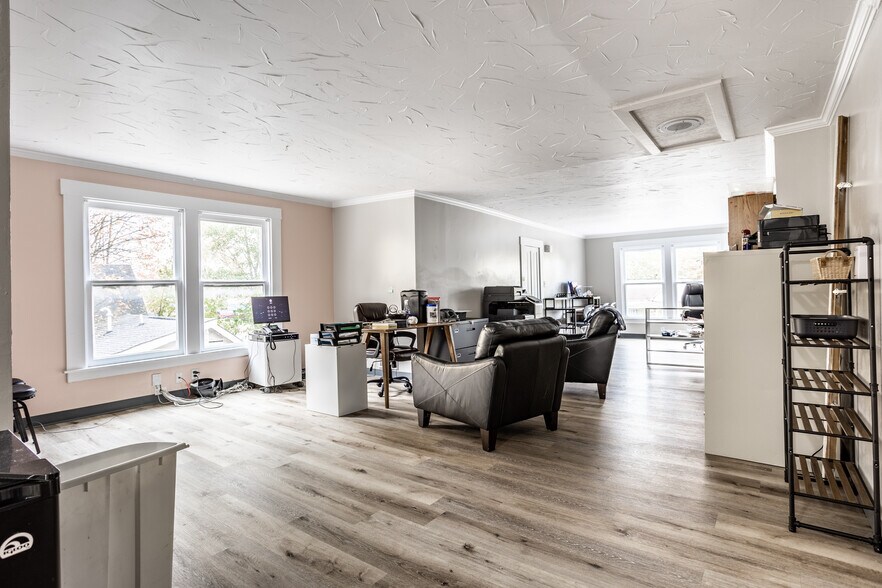 More Photos Of 7507 Michigan Rd, Indianapolis Daycare Center For Sale