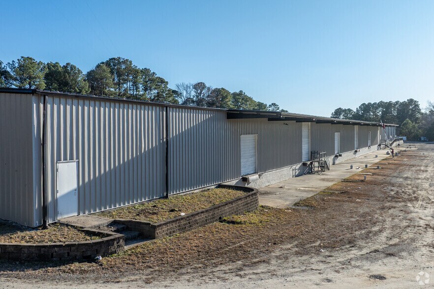 More Photos Of 1730 Five Points Ln, Fuquay Varina Warehouse For Lease