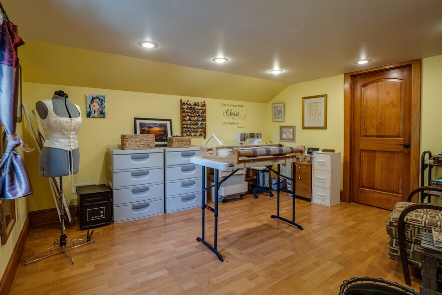 More Photos Of 3450 Esperanza Rd, Keuka Park Specialty For Sale