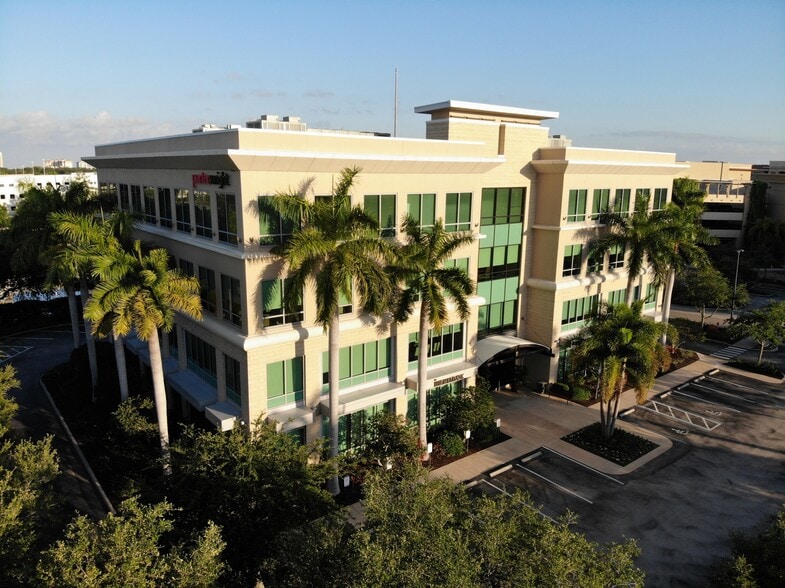 More Photos Of 9118 Strada Pl, Naples Unknown For Lease