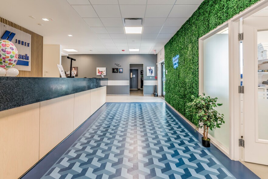 More Photos Of 1014 N Dixie Hwy, Lake Worth Beach Loft Creative Space For Sale