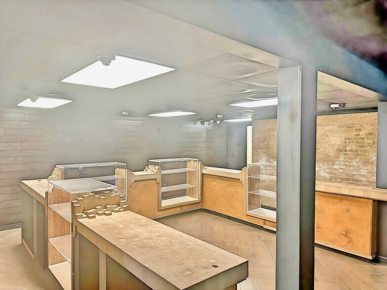 More Photos Of 5277 W Jefferson Blvd, Los Angeles General Retail For Sale