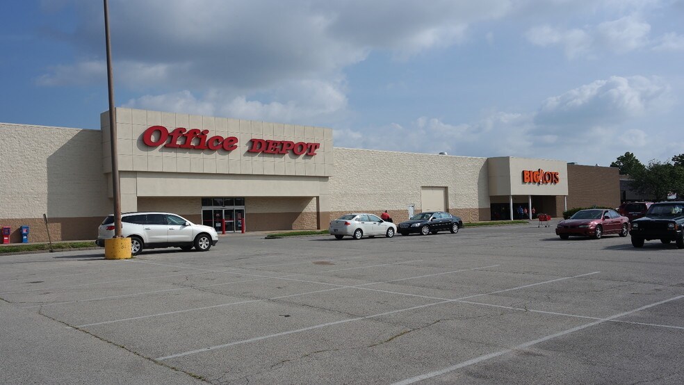 Primary Photo Of 706 E Lewis & Clark Pky, Clarksville Department Store For Lease