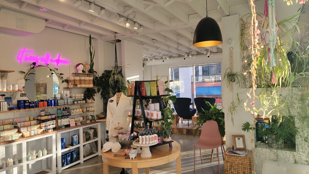 More Photos Of 2312 4th St SW, Calgary Storefront Retail Office For Lease