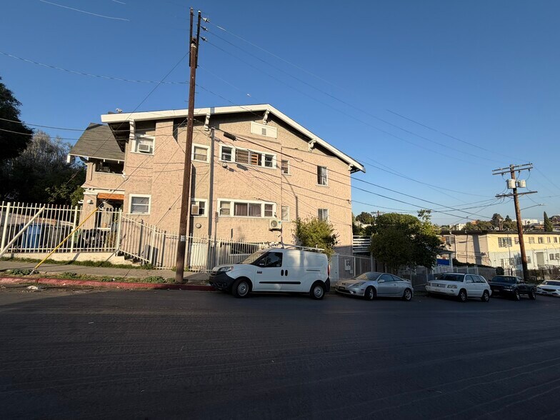 More Photos Of 326 S Bonnie Brae St, Los Angeles Apartments For Sale