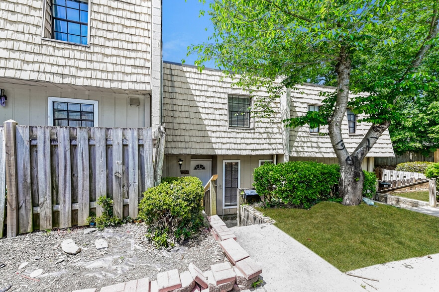 More Photos Of 6424 Woodstone Way, Morrow Specialty For Sale