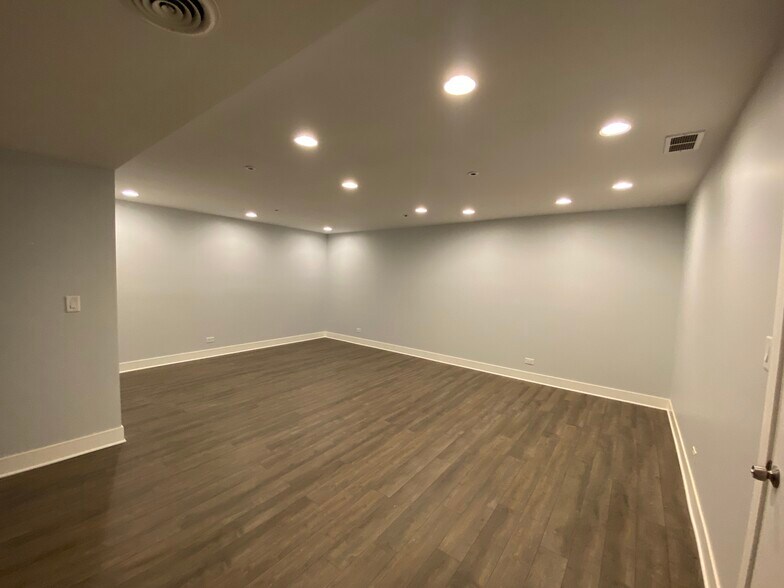 More Photos Of 401-435 N Western Ave, Chicago Industrial For Sale