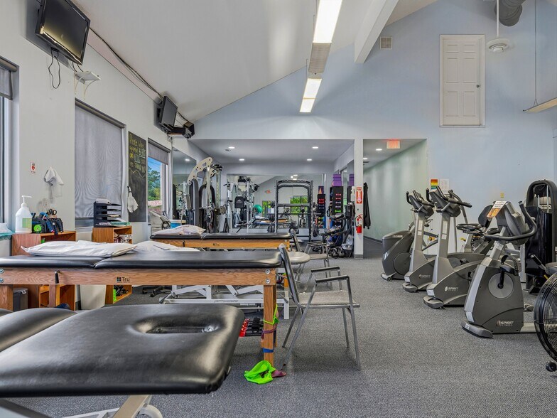 More Photos Of 149 New Leicester Hwy, Asheville Office For Sale