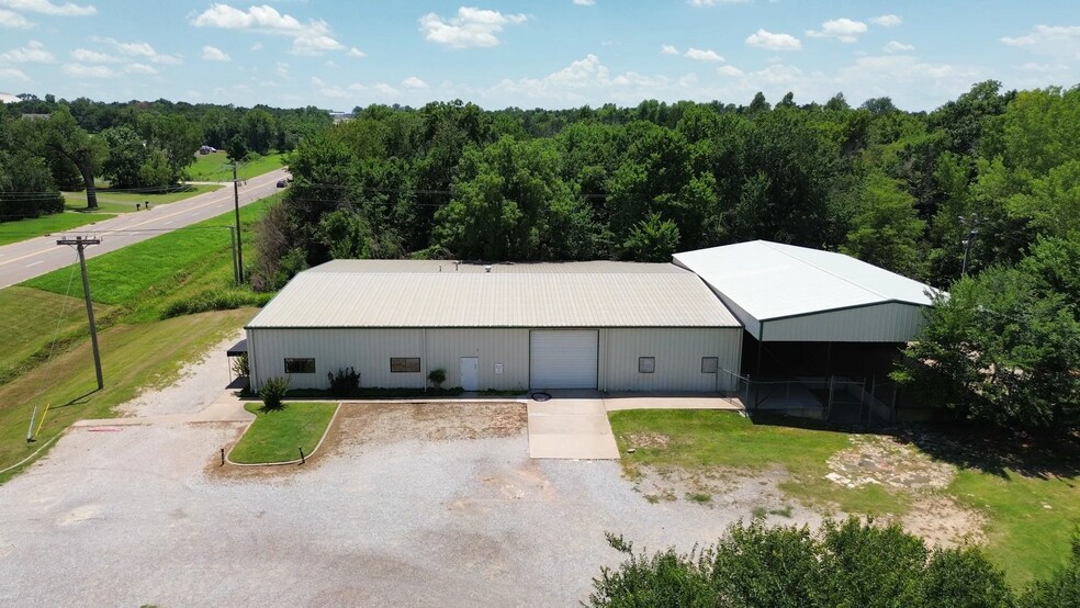 More Photos Of 4203 S Division St, Guthrie Showroom For Sale