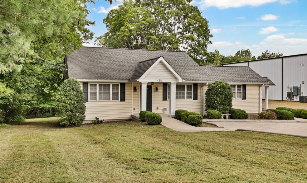 More Photos Of 451 Rossview Rd, Clarksville Office For Sale