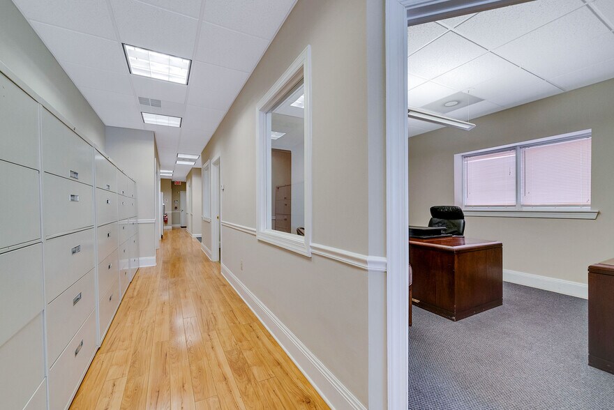 More Photos Of 124 S York Rd, Hatboro Office For Sale