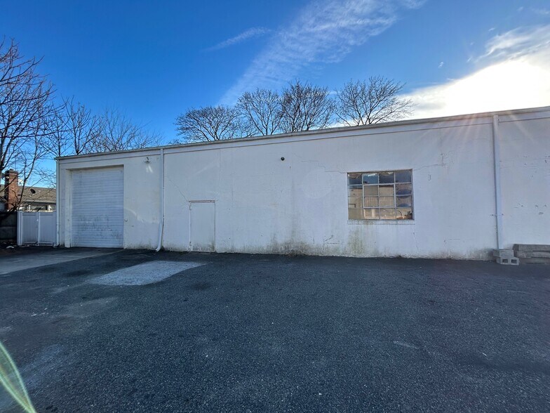 Primary Photo Of 151 Babylon Tpke, Roosevelt Service For Lease