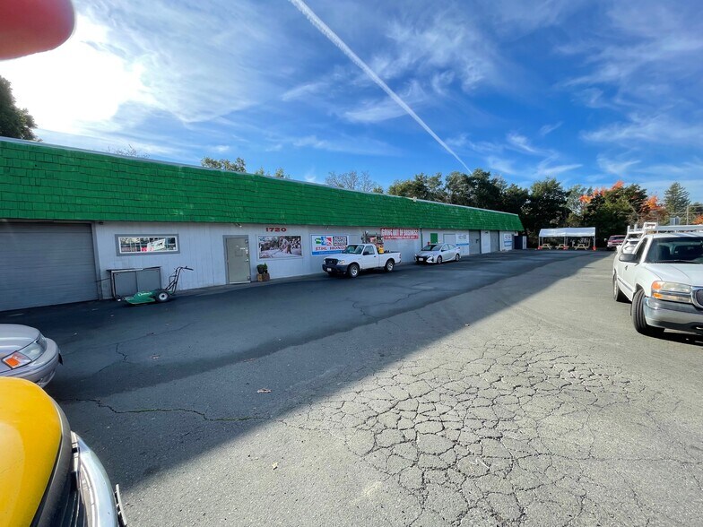 More Photos Of 1720-1723 Piner Rd, Santa Rosa Showroom For Sale