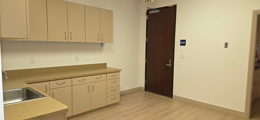 More Photos Of 25251 Paseo de Alicia, Laguna Hills Medical For Lease