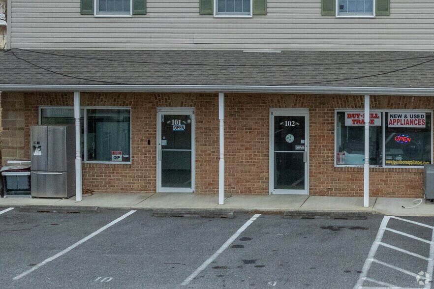 More Photos Of 2109 Main St, Chester Storefront Retail Office For Sale