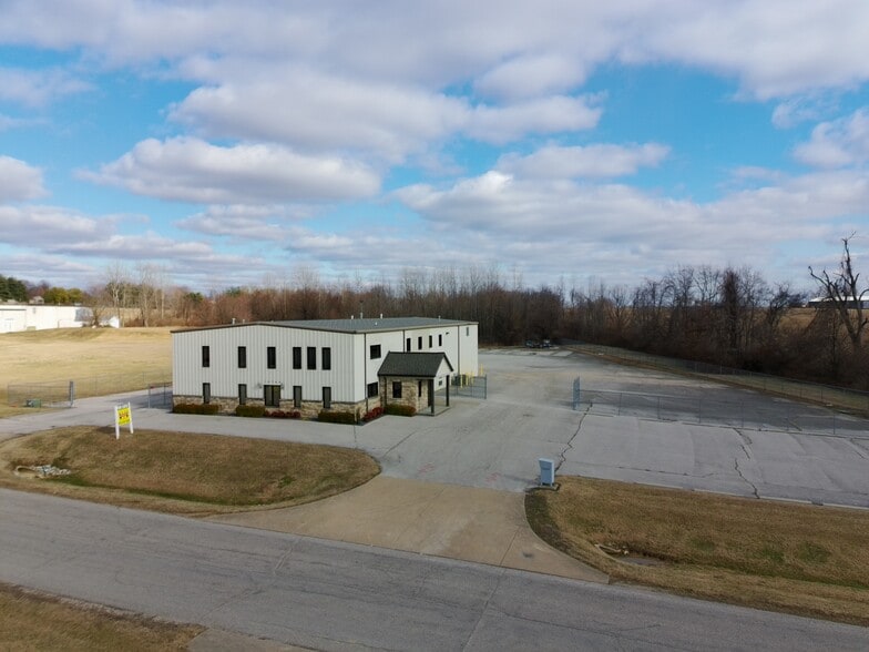 More Photos Of 10105 Hedden Rd, Evansville Warehouse For Sale