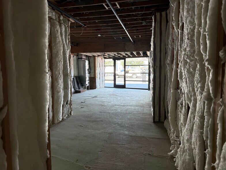 More Photos Of 1551 S Commerce St, Las Vegas Storefront For Lease