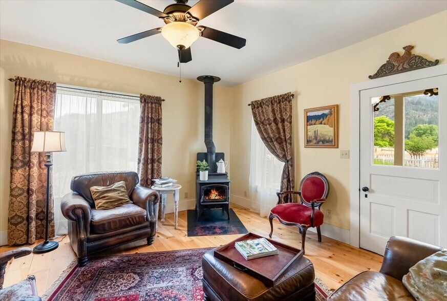 More Photos Of 44510 State 96 Hwy, Seiad Valley Land For Sale
