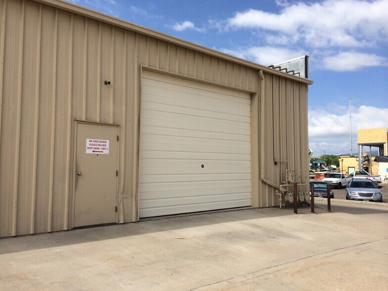 More Photos Of 1600 E Mulberry St, Fort Collins Showroom For Lease