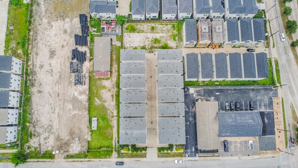 More Photos Of 316 Thornton Rd, Houston Apartments For Sale