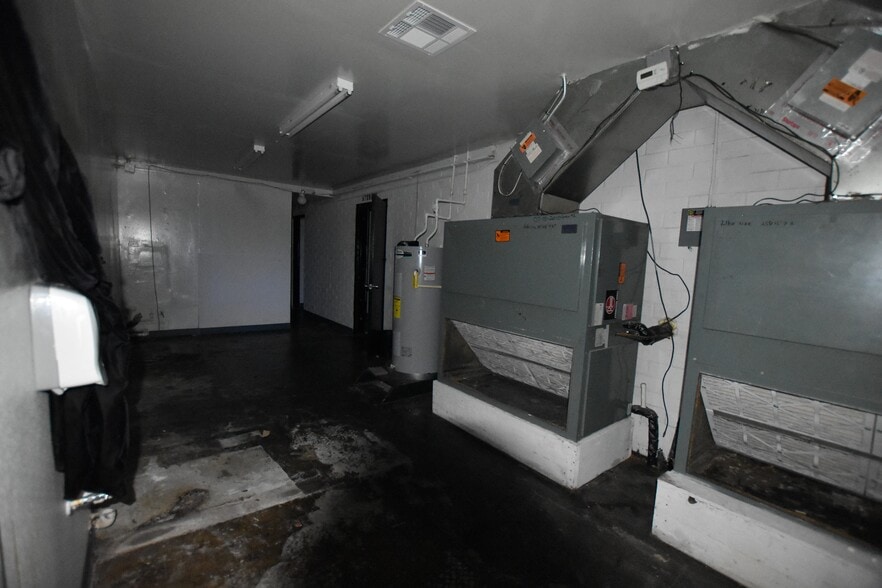 More Photos Of 921 Texas Ave, Texas City Service For Lease