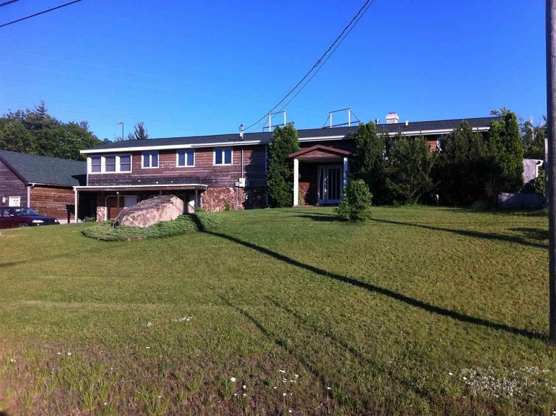 Primary Photo Of 586 E 41 US Hwy, Negaunee Storefront Retail Residential For Sale