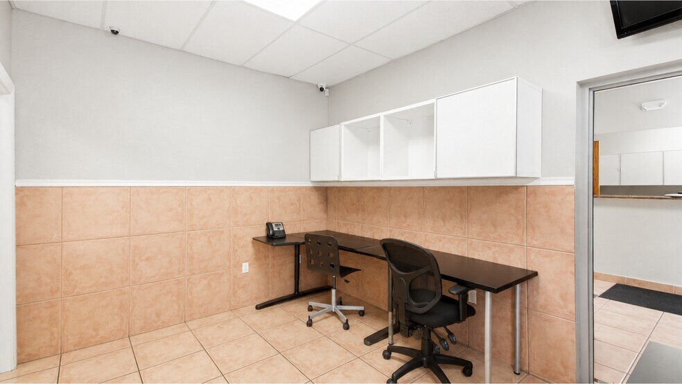 More Photos Of 14701 SW 137th St, Miami Light Distribution For Lease