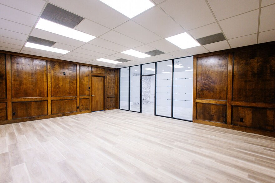 More Photos Of 8225 Westglen Dr, Houston Office For Sale