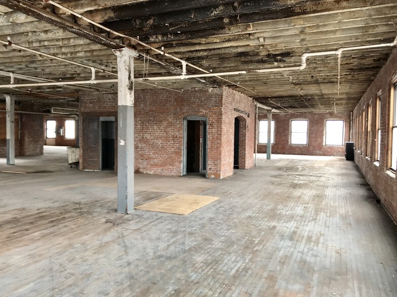 More Photos Of 98-104 Murray St, Newark Warehouse For Sale