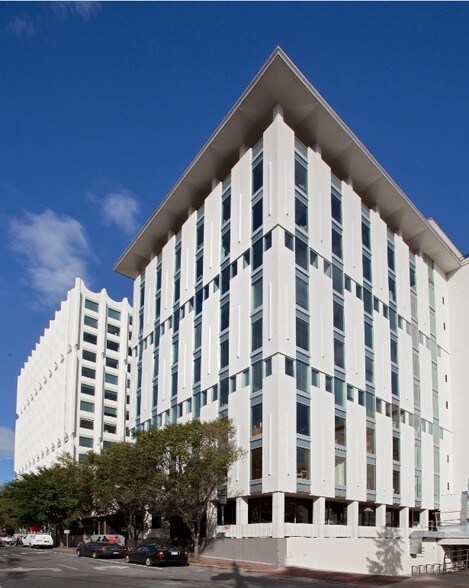 More Photos Of 7315 Wisconsin Ave, Bethesda Office For Sale