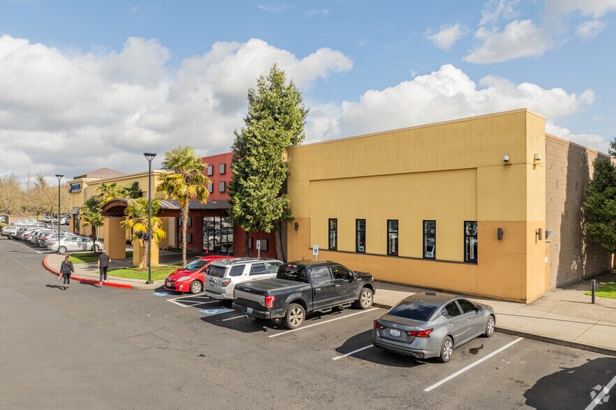 More Photos Of 13019 NE Fourth Plain Blvd, Vancouver Health Club For Sale