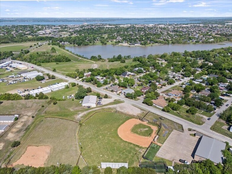 More Photos Of 505 County Line Rd, Rockwall Flex For Sale