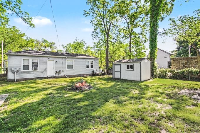 More Photos Of 33614 Grand River Ave, Farmington Apartments For Sale