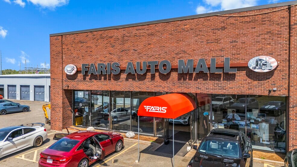 More Photos Of 512 W Center St, Manchester General Retail For Sale