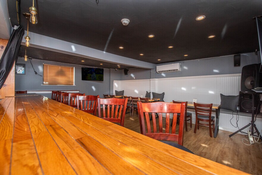 More Photos Of 932 Wyoming Ave, Scranton Bar For Sale
