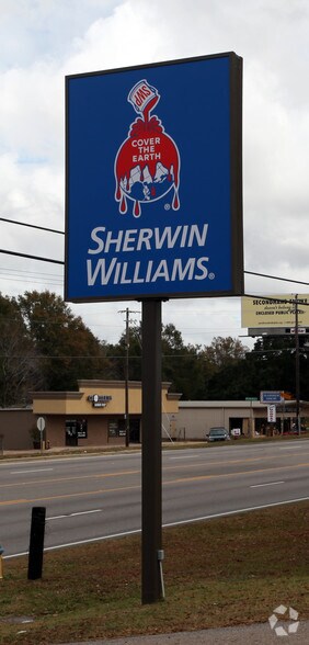 More Photos Of 6901 Moffett Rd, Mobile Showroom For Lease